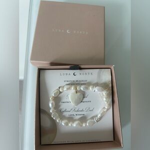 Luna Norte Viral Mother of Pearl Stretch Bracelet